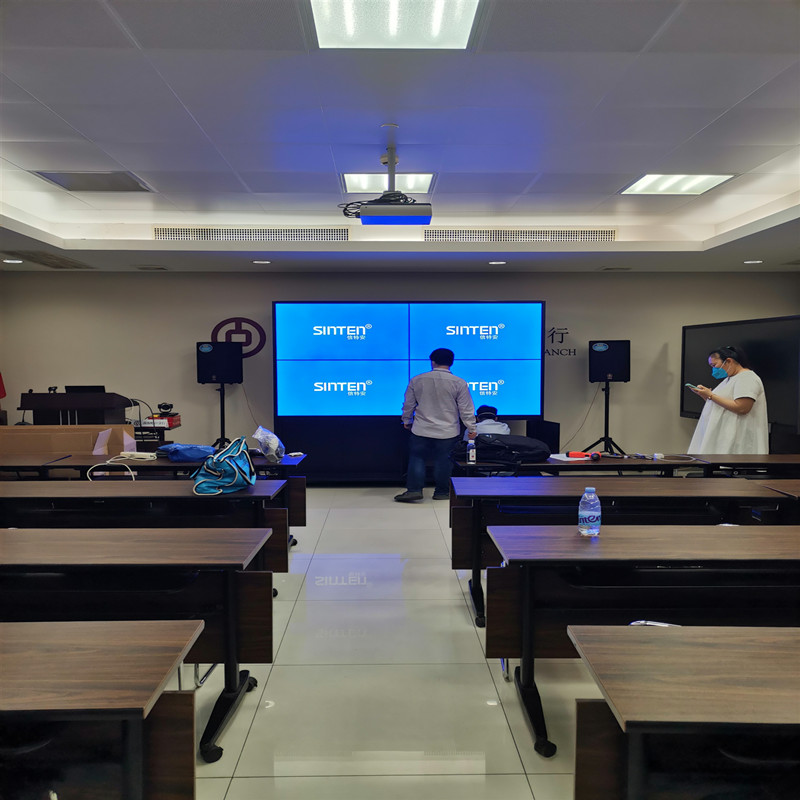 信特安55寸拼接屏入駐深圳某銀行