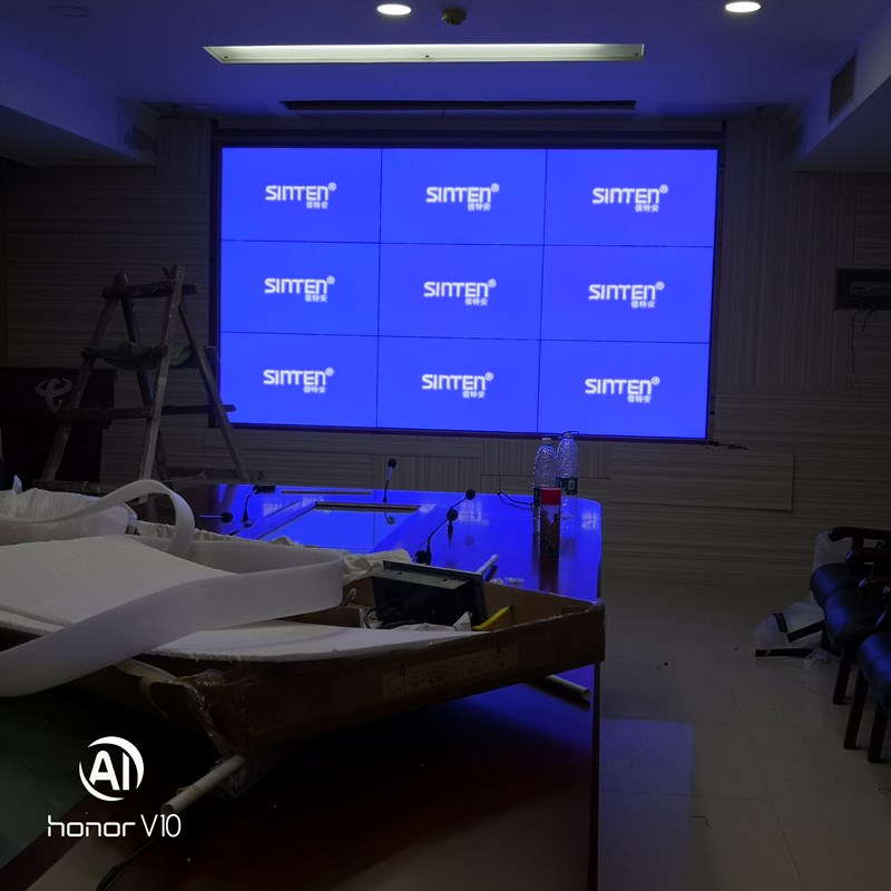 信特安46寸觸摸款拼接屏入駐湘潭某公司